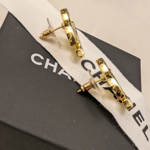SOLD DIRECTLY Auth Chanel black with gold flake CC stud earrings Med/LRG size! - Picture 10 of 14